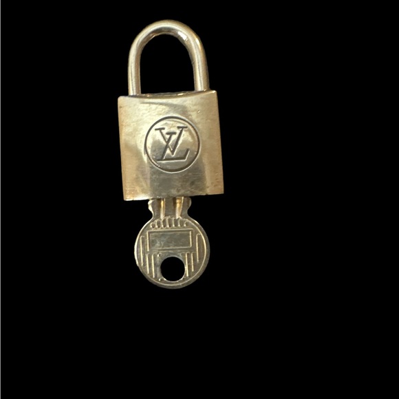 Authentic Louis Vuitton Padlock & Key New - Picture 1 of 6